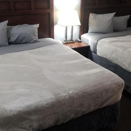 Hotel 2 Queen Beds Hotel Room 135 Booking Stillwater Exterior foto