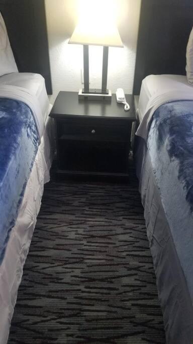 Hotel 2 Queen Beds Hotel Room 135 Booking Stillwater Exterior foto